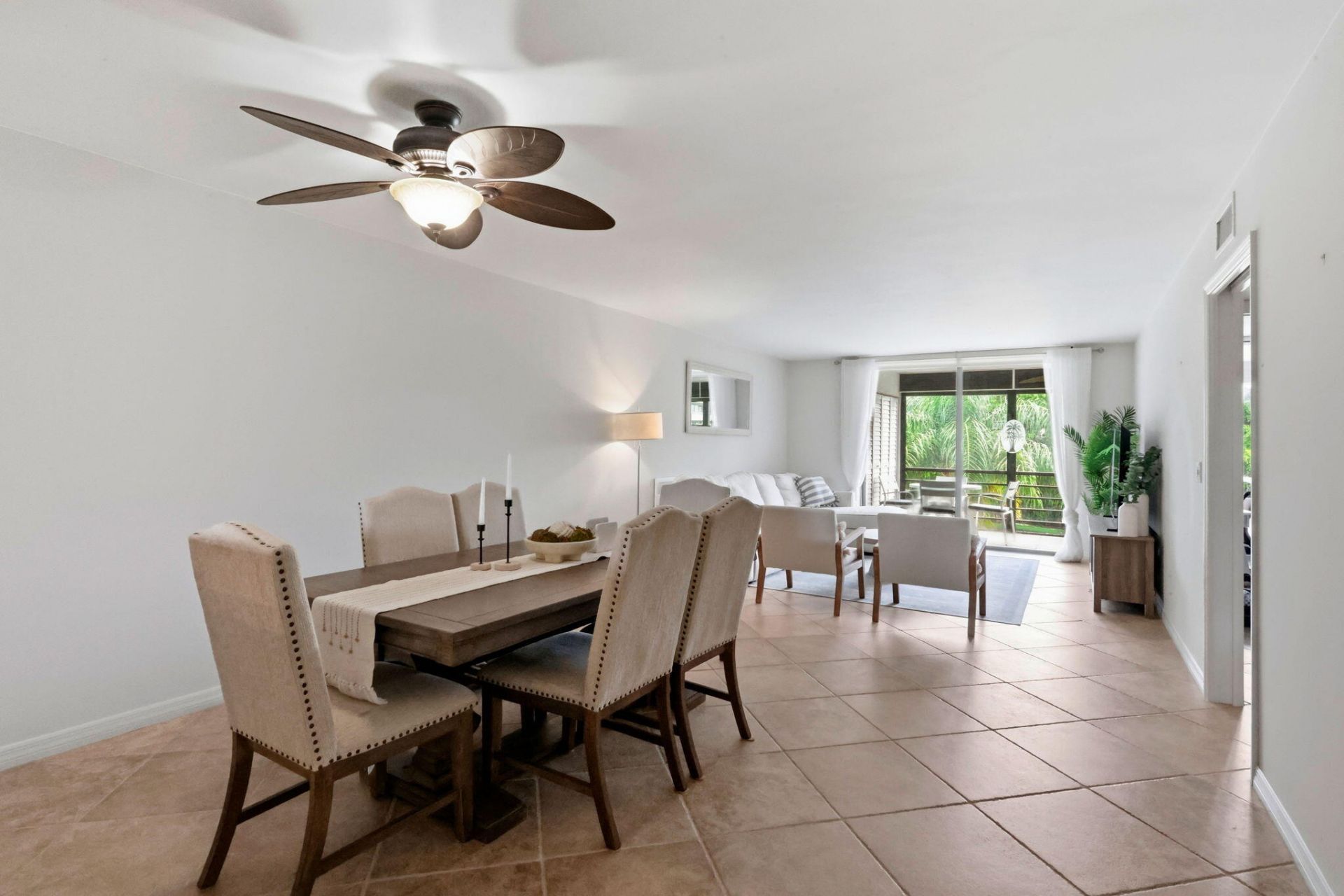555 Banyan Tree Lane E, Unit 410, Delray Beach, FL 33483 Photo
