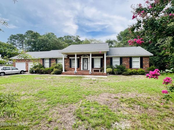 105 Country Club Circle, Clinton, NC 28328