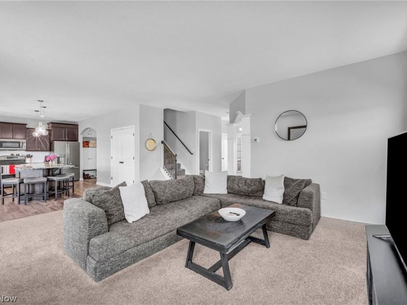 344 Heatherby NE, Hartville, OH 44632 Photo 6