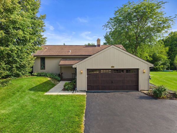N69W27089 Hickory Chasm Dr, Lisbon, WI 53089