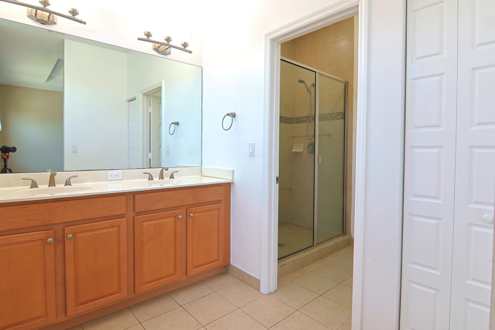 634 NE 193rd Terrace, Miami, FL 33179 Photo