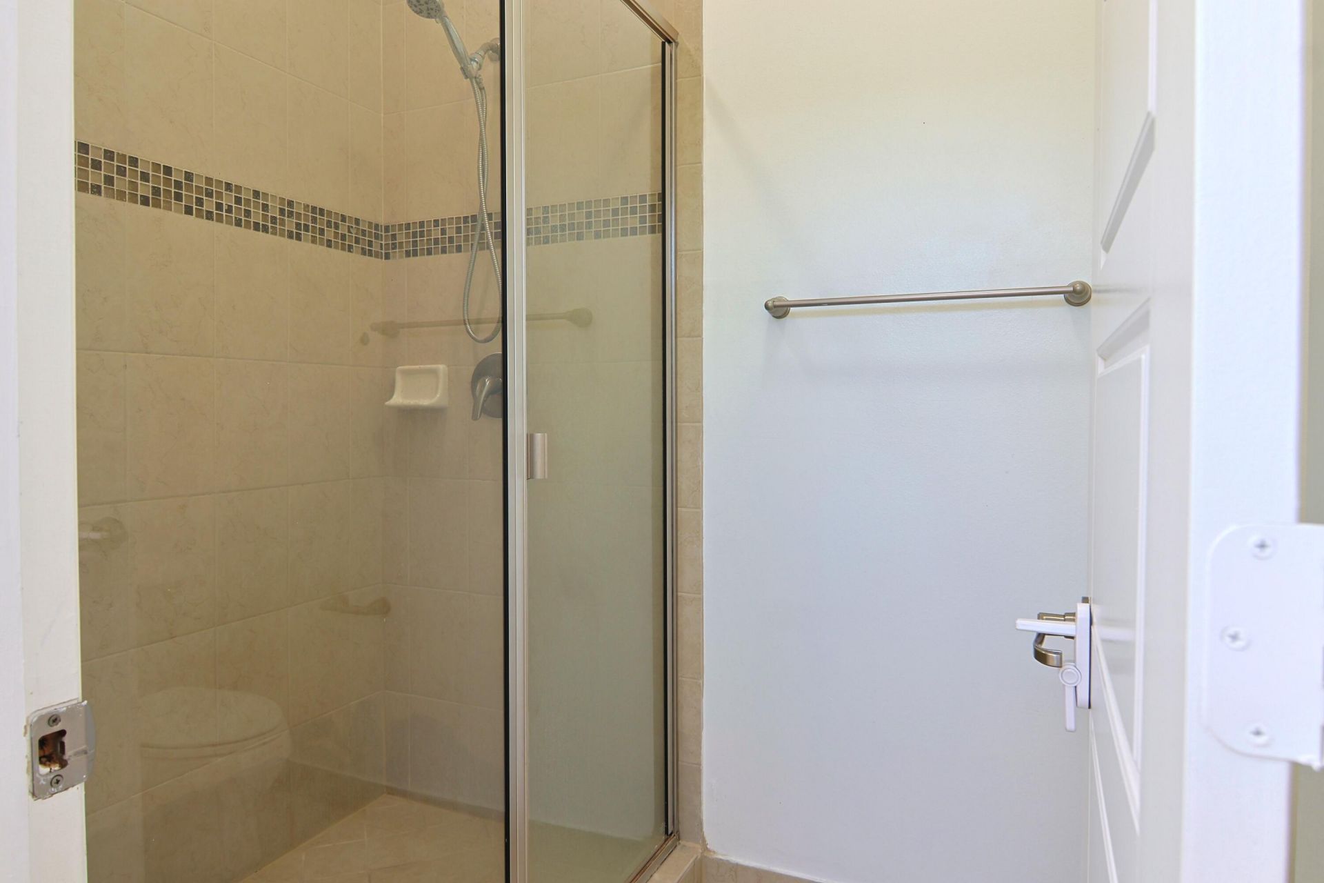634 NE 193rd Terrace, Miami, FL 33179 Photo
