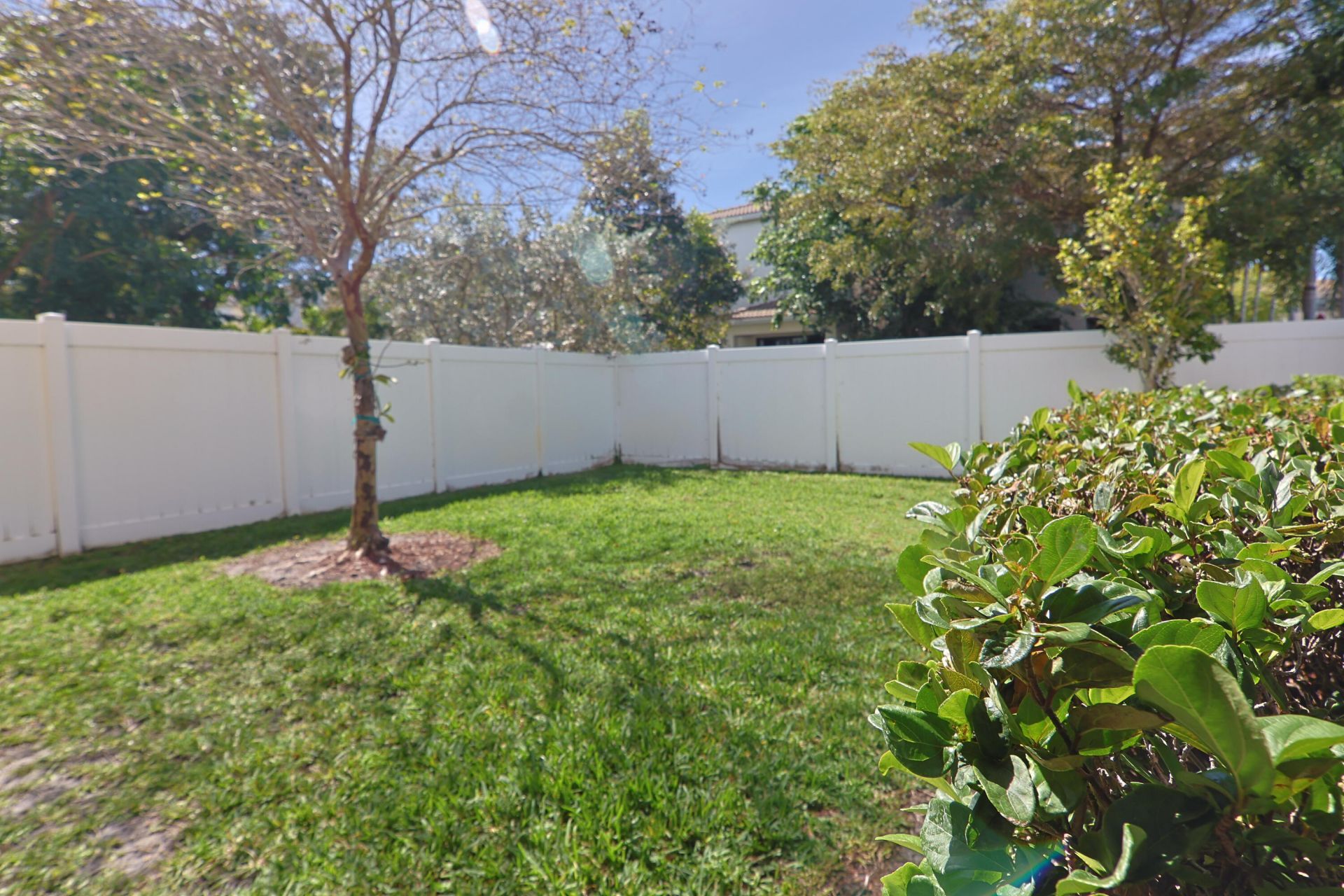 634 NE 193rd Terrace, Miami, FL 33179 Photo