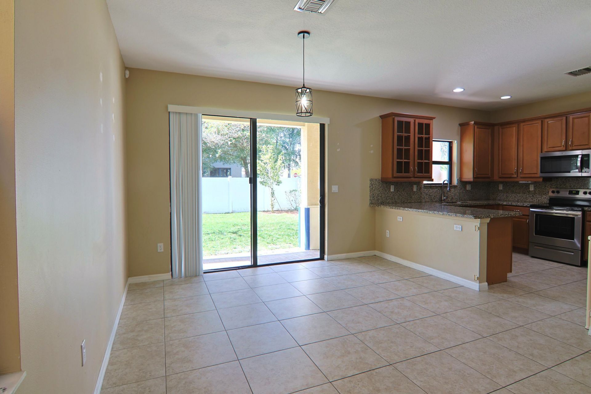 634 NE 193rd Terrace, Miami, FL 33179 Photo