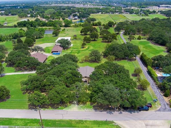 703 Robin Lane, Argyle, TX 76226