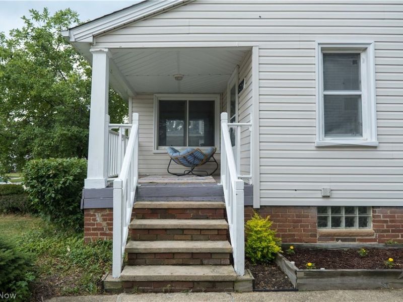 1517 Holmden Road, South Euclid, OH 44121 Photo 3