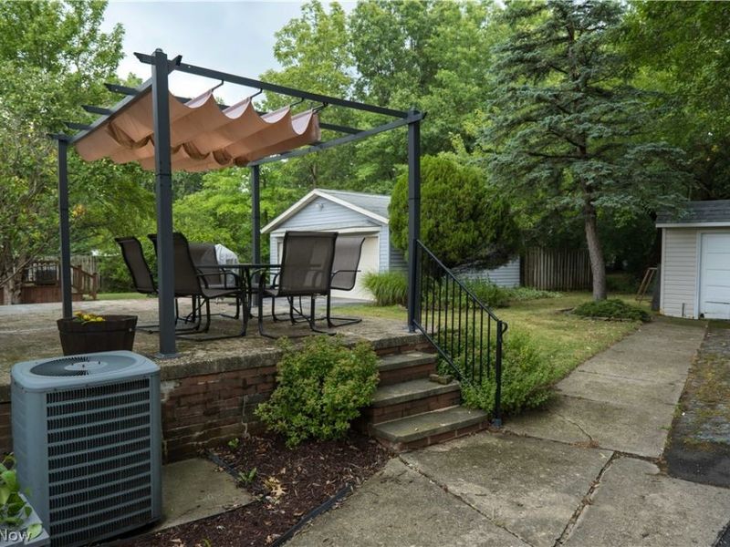 1517 Holmden Road, South Euclid, OH 44121 Photo 5