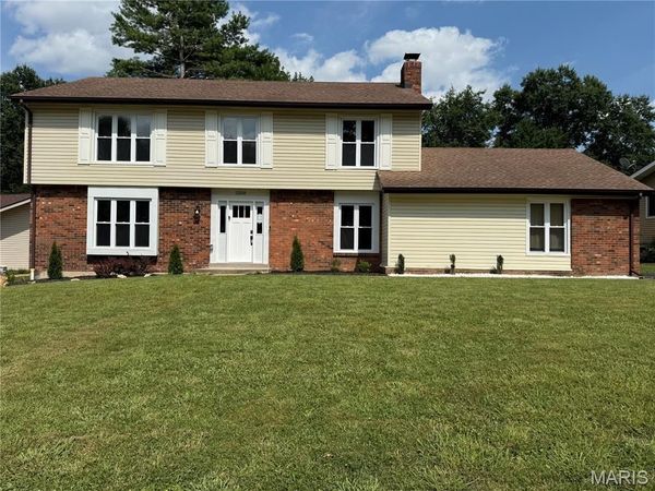 12518 Woodstream Drive , St Louis, MO 63138