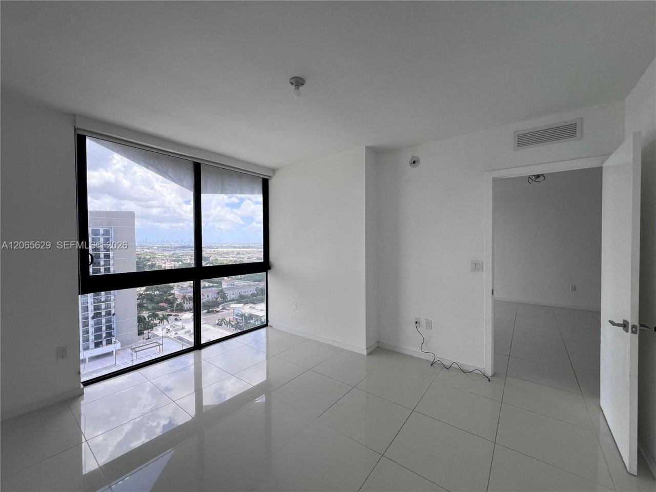 5300 Paseo Blvd , Unit 1807, Doral, FL 33166 Photo