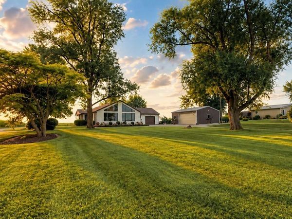 9021 S 200 E Road, Columbia City, IN 46725