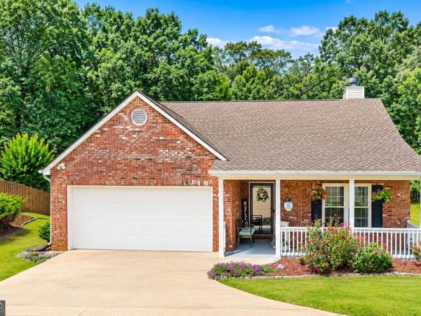 733 Jacoby Drive, Loganville, GA 30052