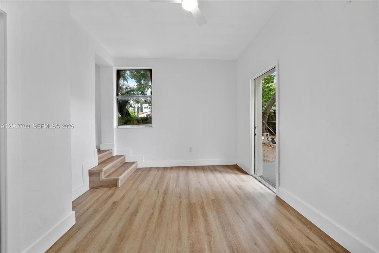 1521 NW 33rd St , Miami, FL 33142 Photo