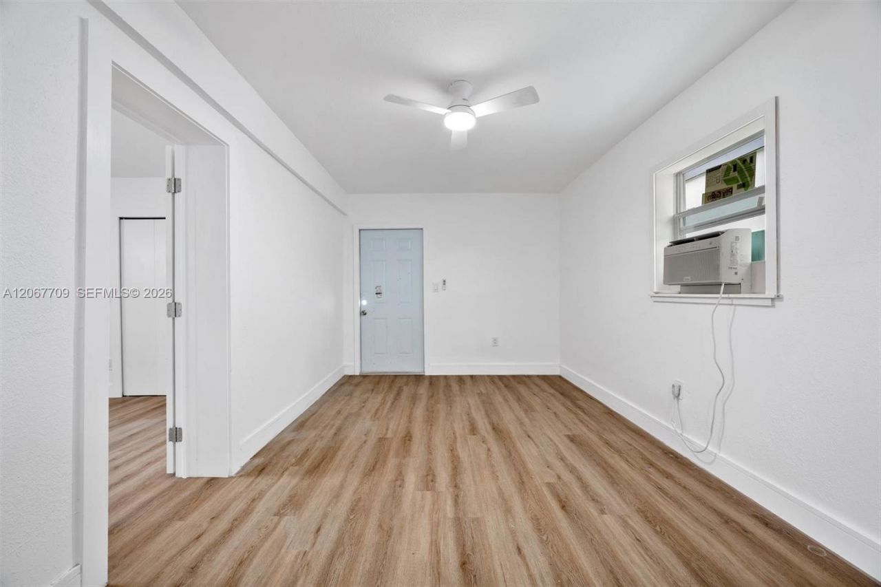 1521 NW 33rd St , Miami, FL 33142 Photo