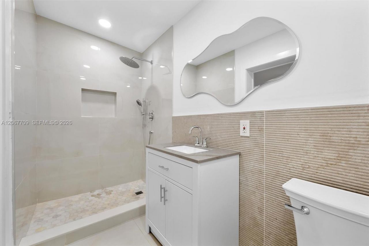 1521 NW 33rd St , Miami, FL 33142 Photo