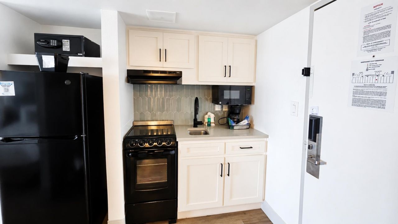 7100 Ocean Blvd. N Photo 12