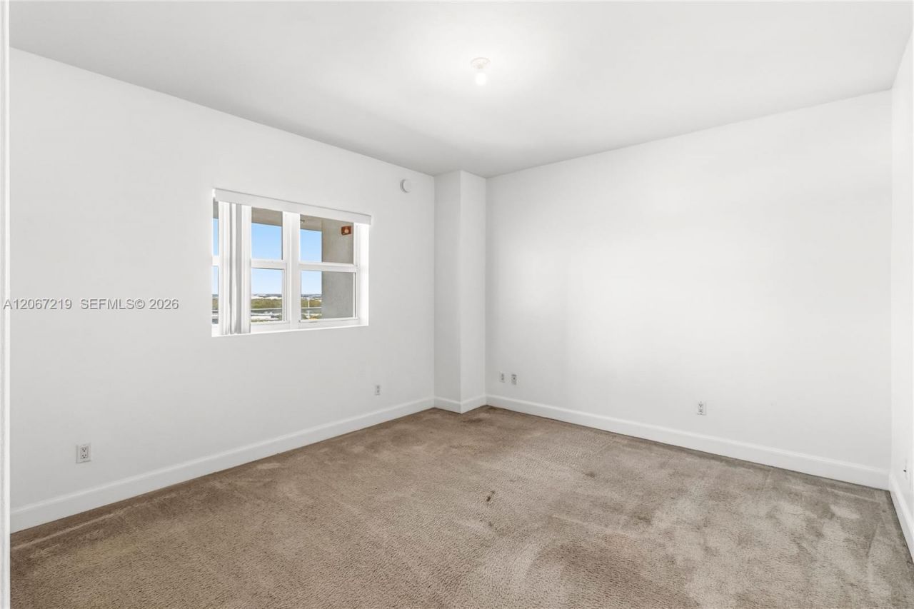 14951 Royal Oaks Ln , Unit 1604, North Miami, FL 33181 Photo