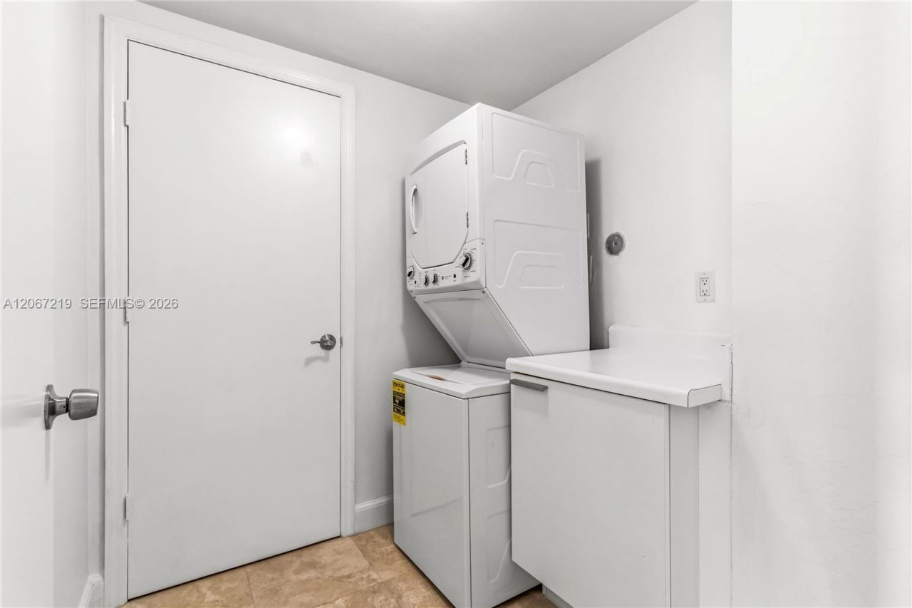 14951 Royal Oaks Ln , Unit 1604, North Miami, FL 33181 Photo