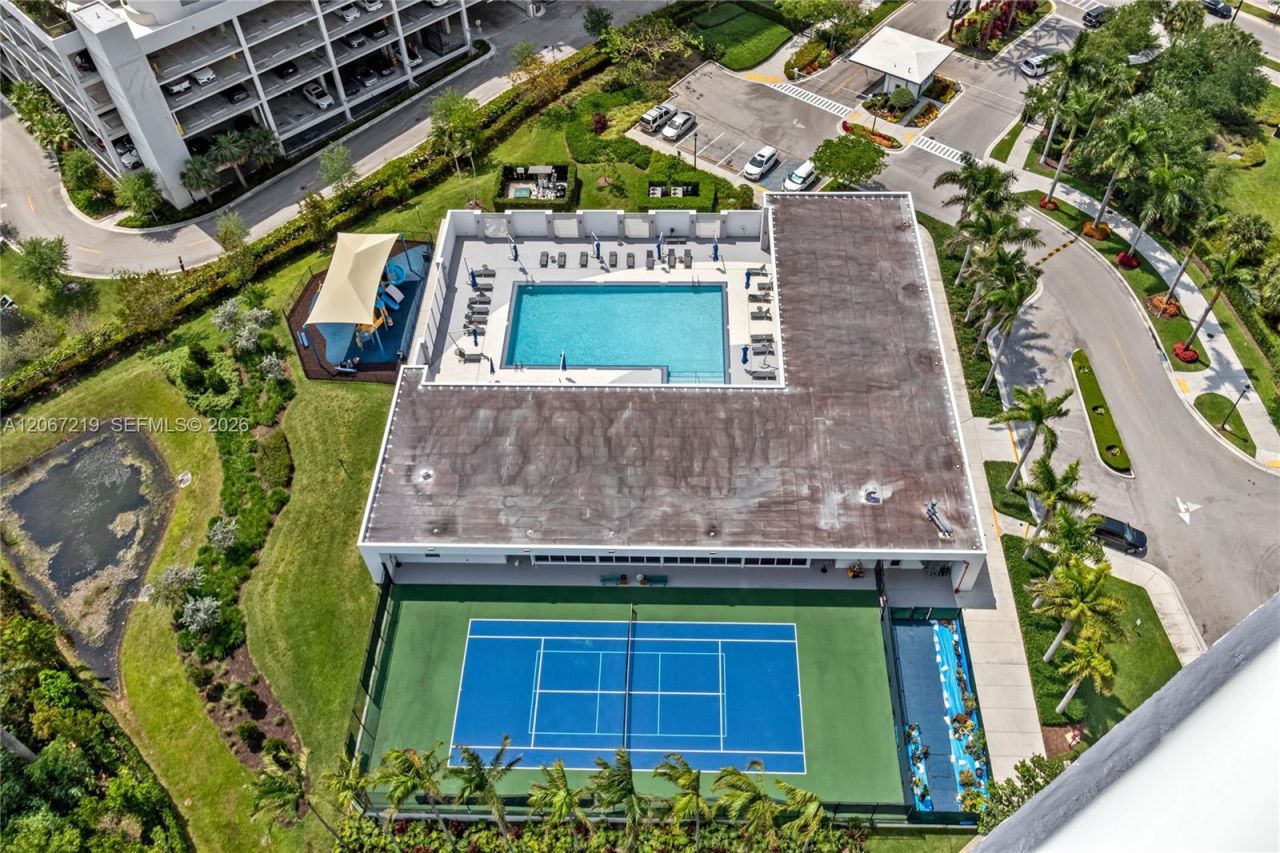 14951 Royal Oaks Ln , Unit 1604, North Miami, FL 33181 Photo