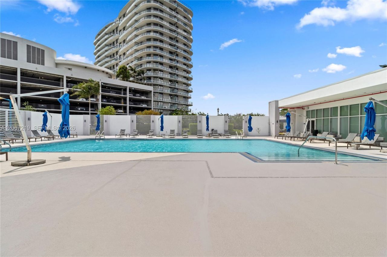 14951 Royal Oaks Ln , Unit 1604, North Miami, FL 33181 Photo