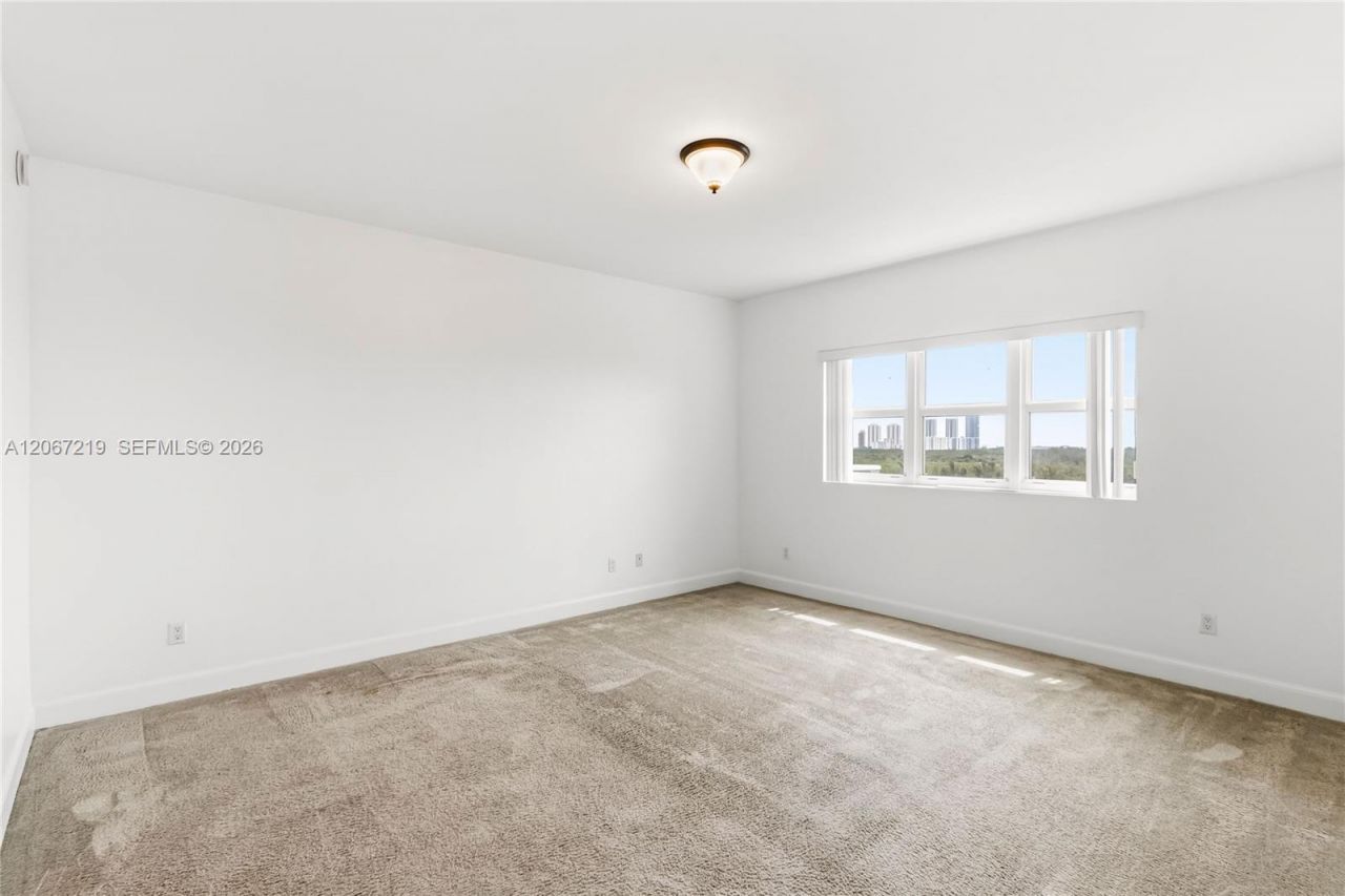 14951 Royal Oaks Ln , Unit 1604, North Miami, FL 33181 Photo