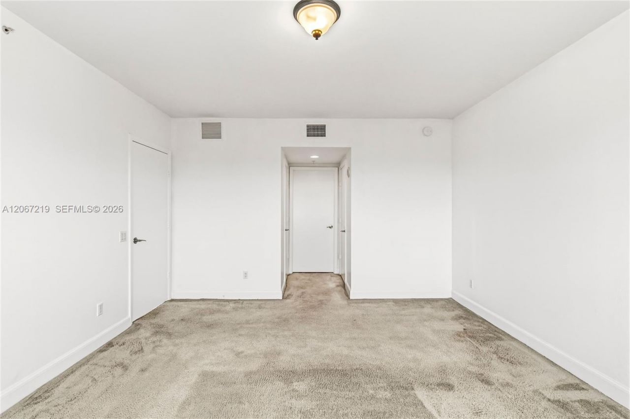 14951 Royal Oaks Ln , Unit 1604, North Miami, FL 33181 Photo