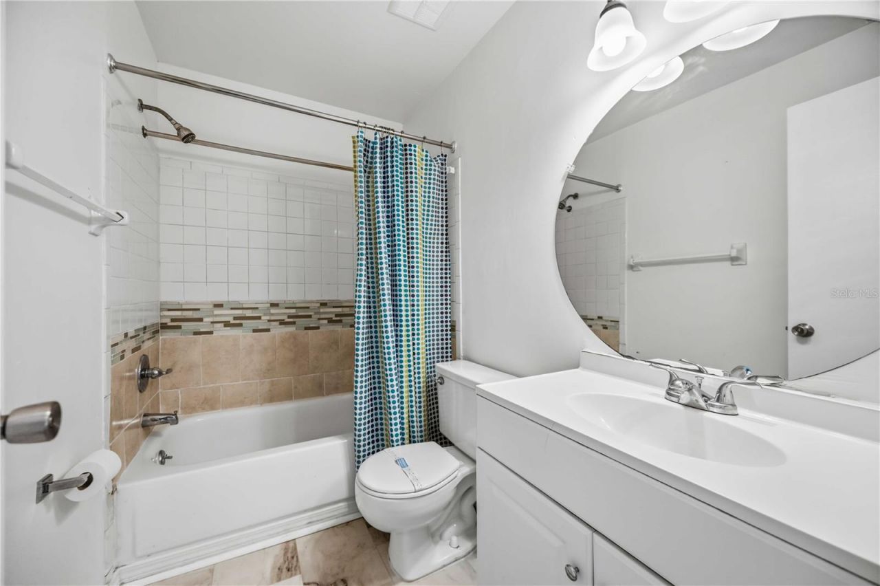 2752 Hidden Lake Boulevard, Unit C, Sarasota, FL 34237 Photo