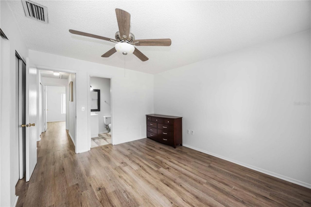 2752 Hidden Lake Boulevard, Unit C, Sarasota, FL 34237 Photo