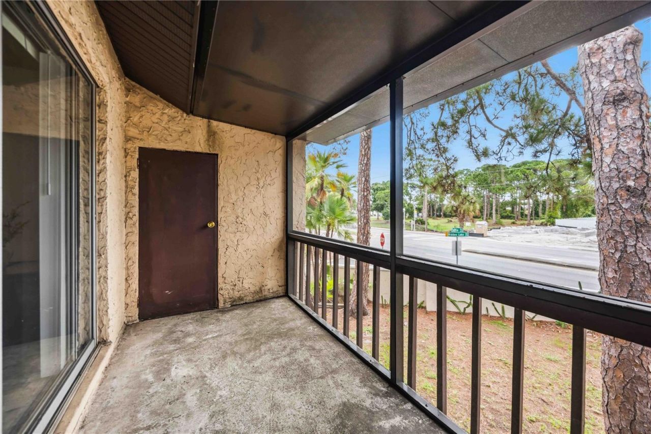 2752 Hidden Lake Boulevard, Unit C, Sarasota, FL 34237 Photo
