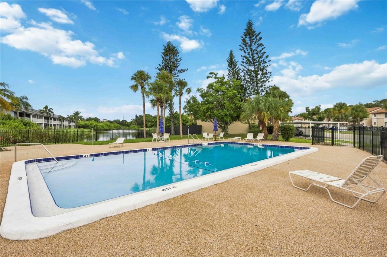 2752 Hidden Lake Boulevard, Unit C, Sarasota, FL 34237 Photo