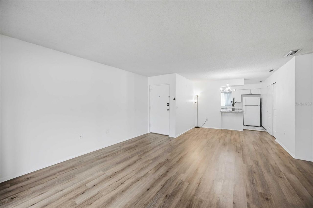 2752 Hidden Lake Boulevard, Unit C, Sarasota, FL 34237 Photo