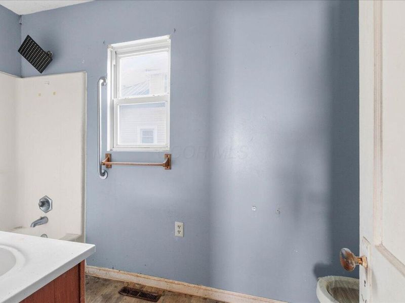 112 Warren Avenue, Russells Point, OH 43348 Photo 13