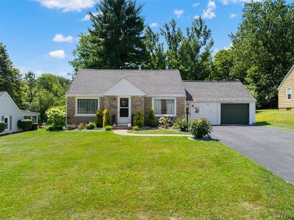 29 Beechwood Road , New Hartford, NY 13413