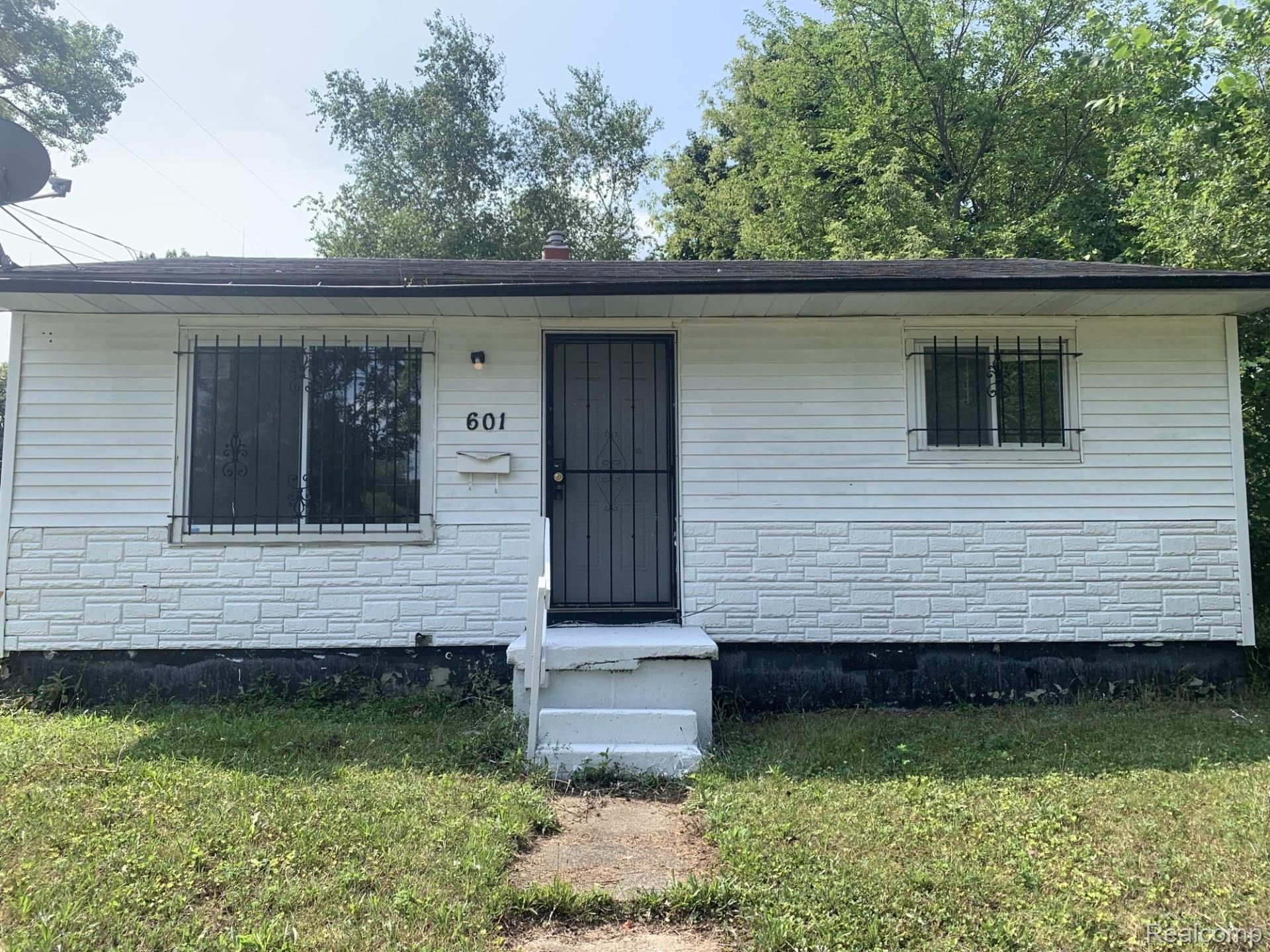 601 W Alma Avenue, Flint, Mi 48505 Main Photo