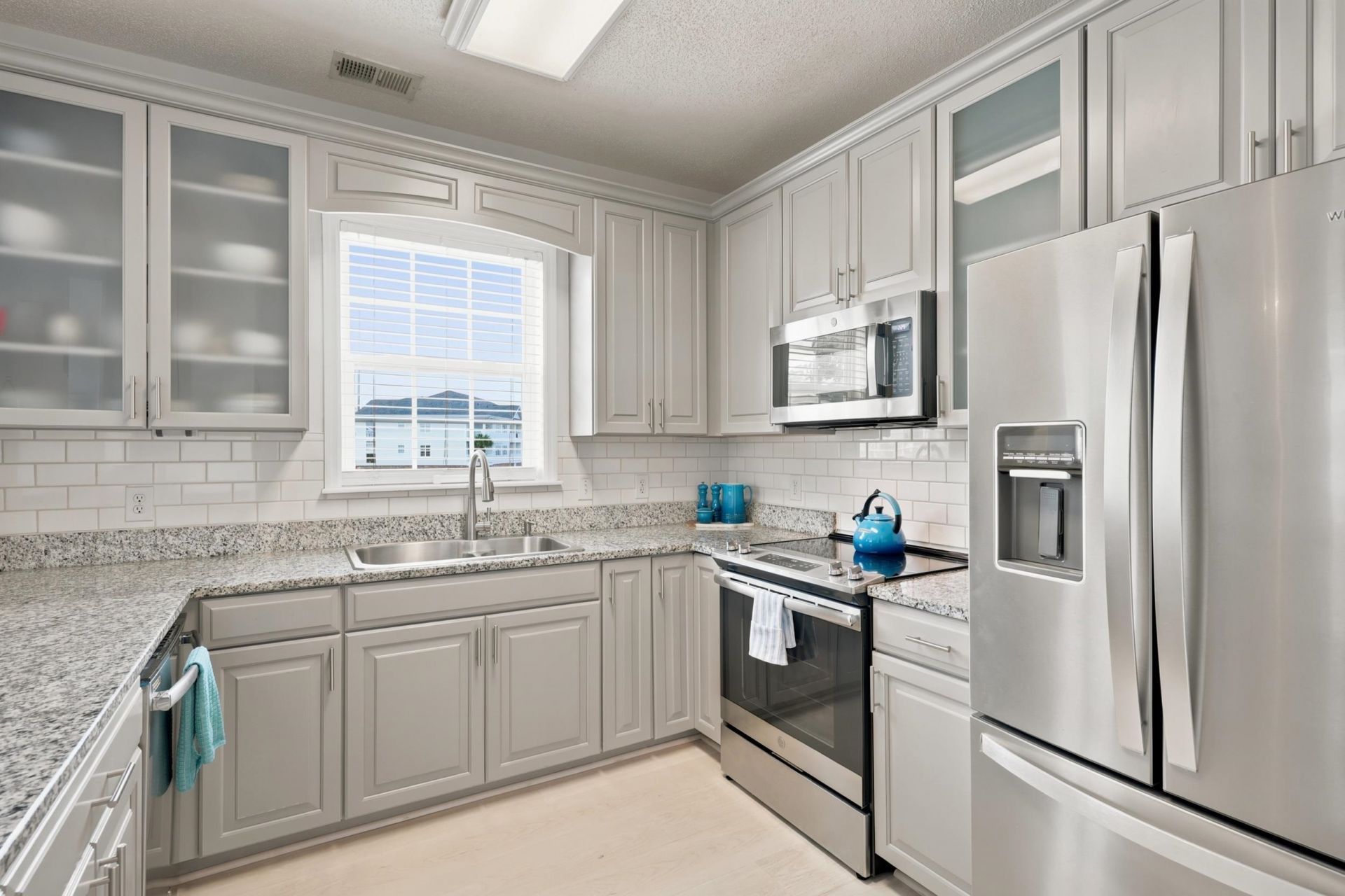 5801 Oyster Catcher Dr. Photo 8