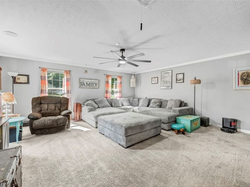 2049 N Park Lane, Roaming Shores, OH 44084 Photo 11