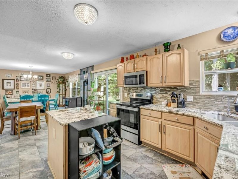 2049 N Park Lane, Roaming Shores, OH 44084 Photo 16