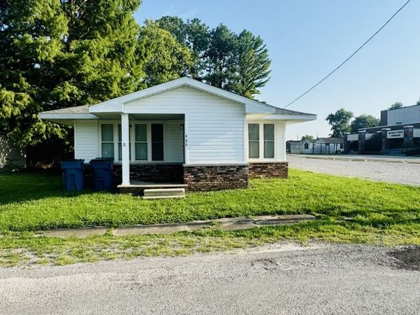 404 W 9th Street , Christopher, IL 62822