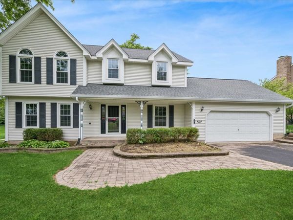 1335 Gaslight Drive , Algonquin, IL 60102