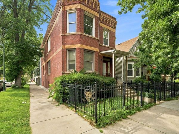 4100 N Kimball Avenue , Chicago, IL 60618