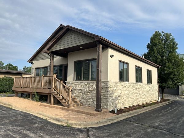 1904 Ogden Avenue , Lisle, IL 60532
