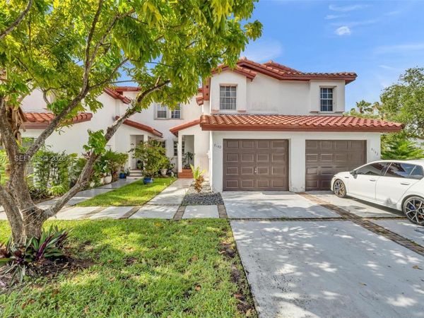 8140 SW 209th St, Cutler Bay, FL 33189