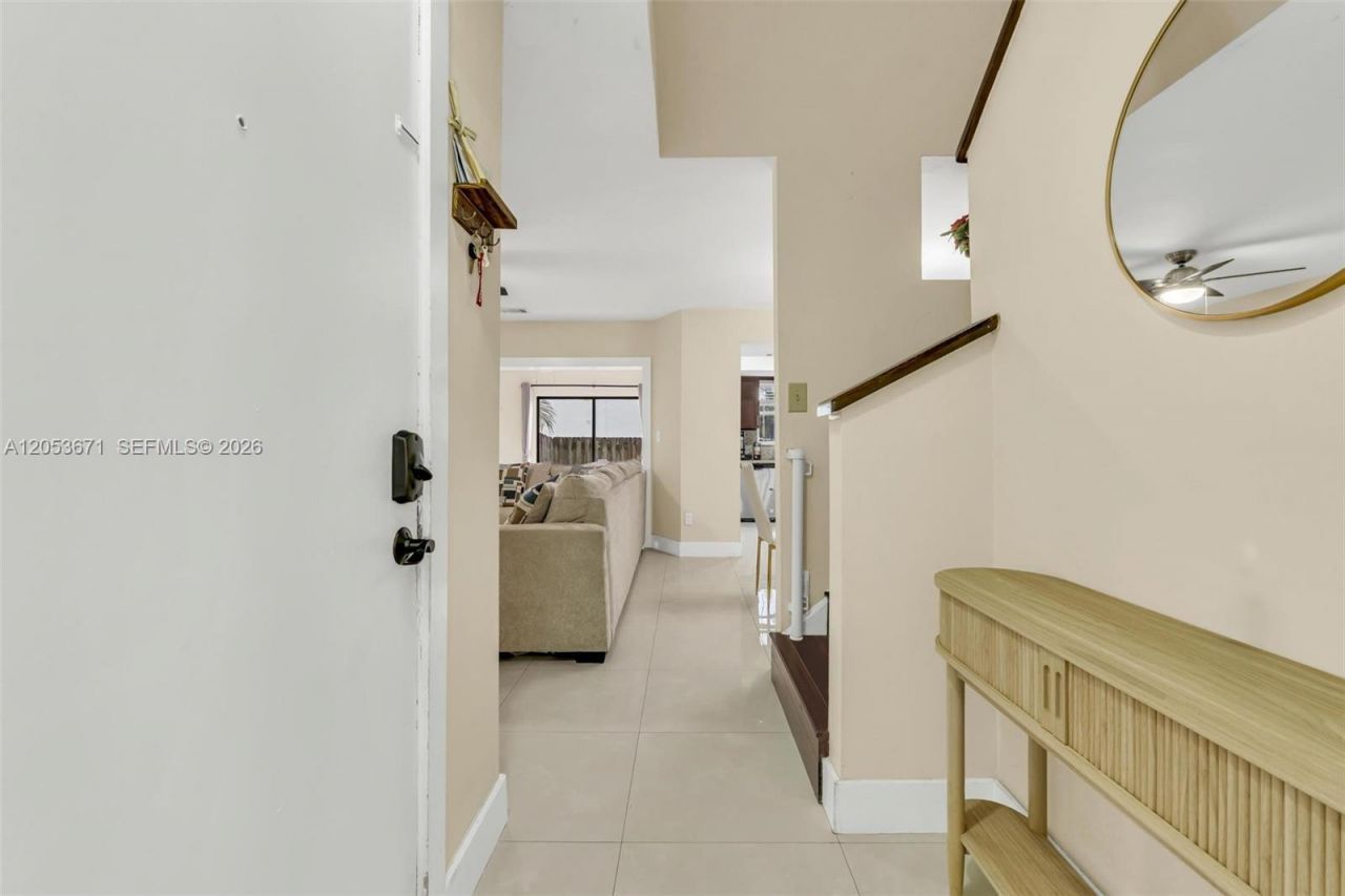 8140 SW 209th St, Cutler Bay, FL 33189 Photo
