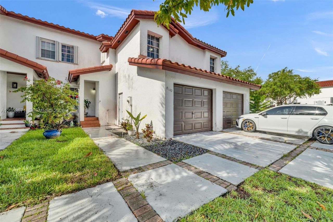 8140 SW 209th St, Cutler Bay, FL 33189 Photo