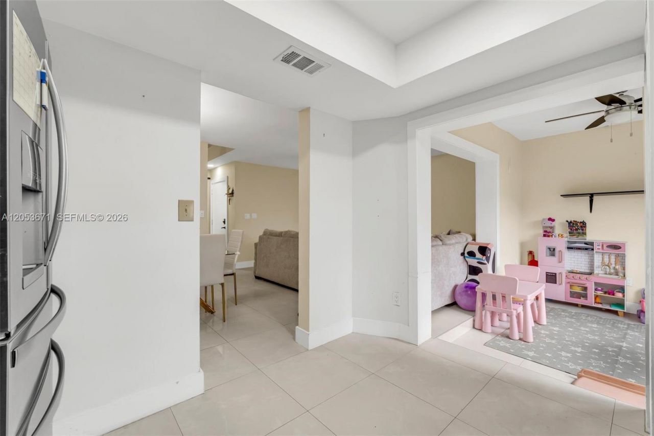 8140 SW 209th St, Cutler Bay, FL 33189 Photo