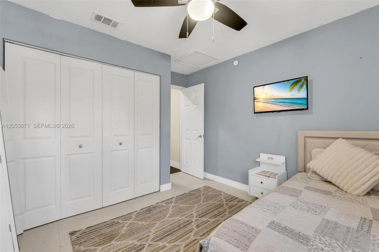 8140 SW 209th St, Cutler Bay, FL 33189 Photo