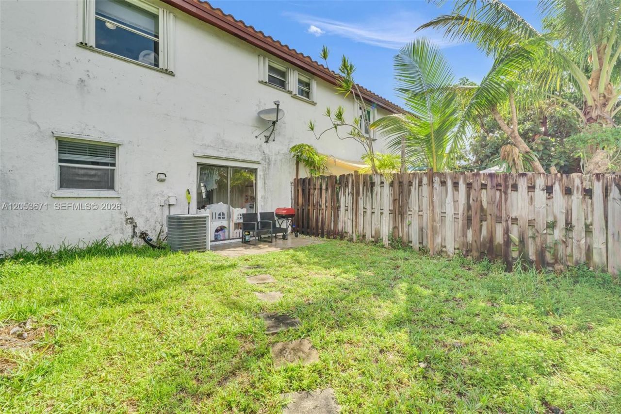8140 SW 209th St, Cutler Bay, FL 33189 Photo