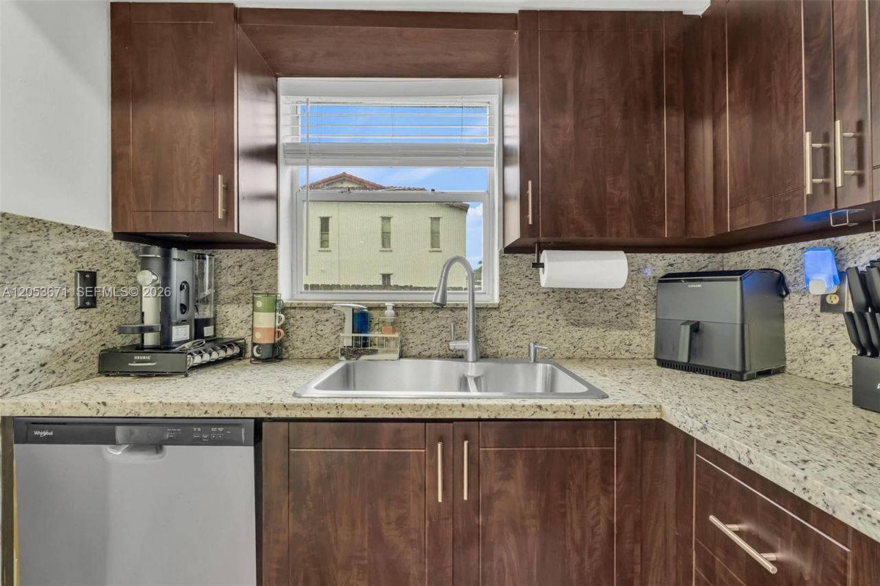 8140 SW 209th St, Cutler Bay, FL 33189 Photo