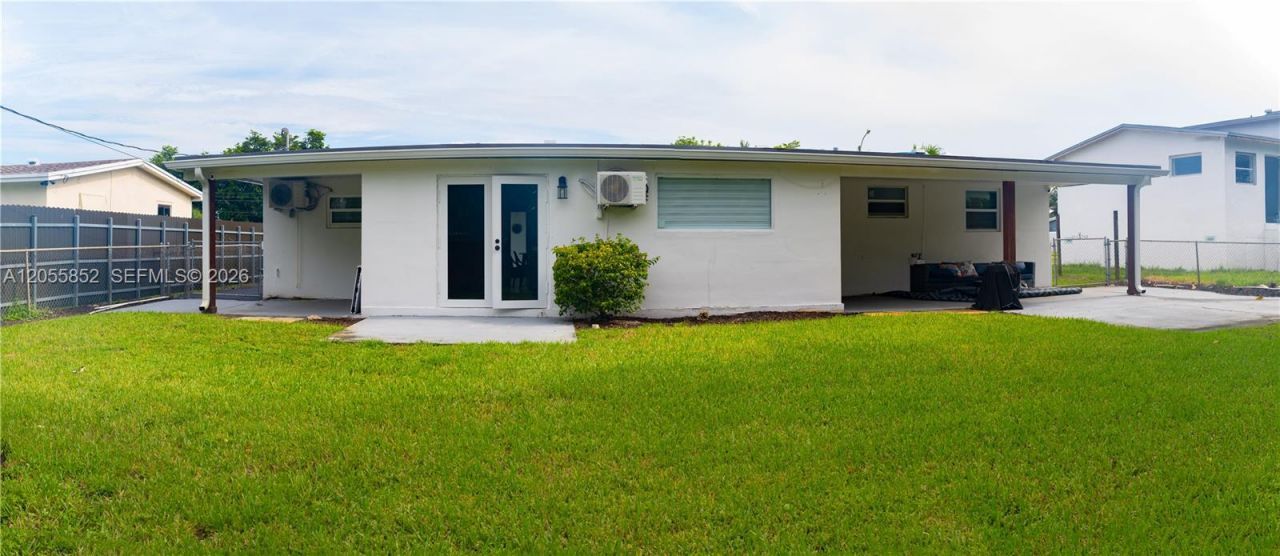 7330 NW 1st Ct , Pembroke Pines, FL 33024 Photo
