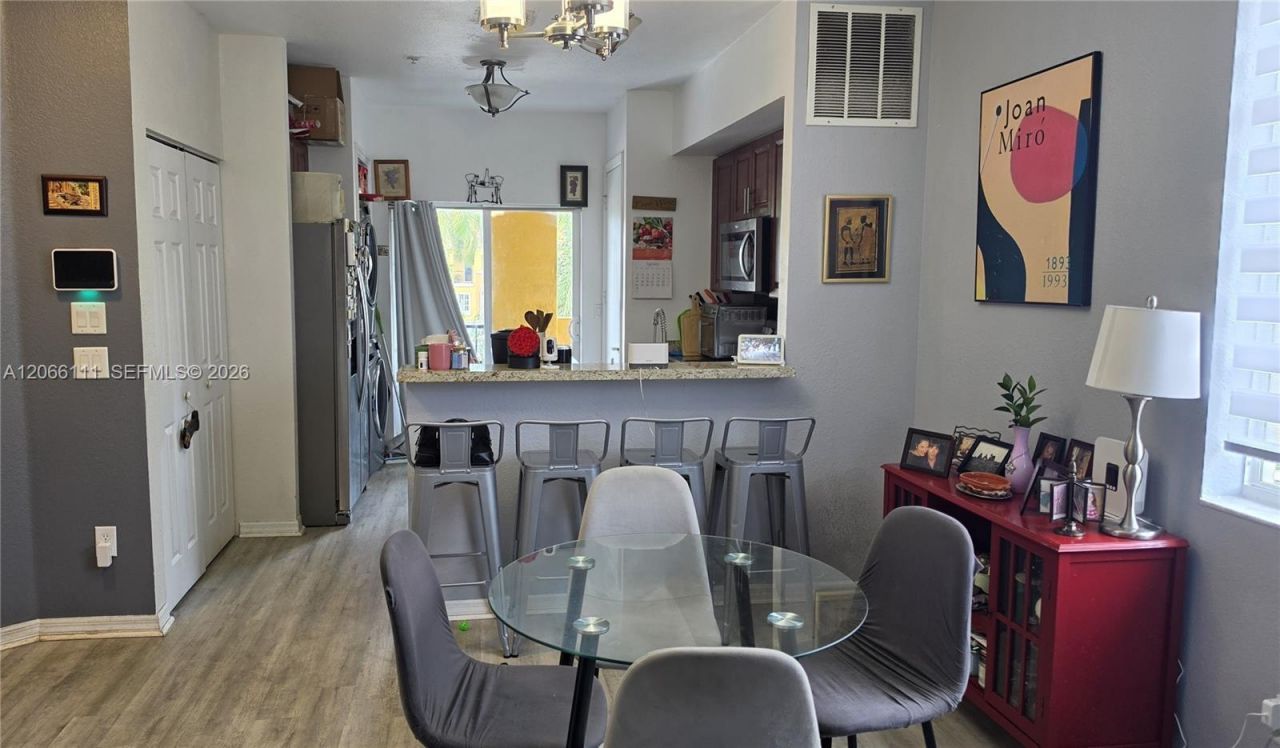 141 NW 2nd Ave , Unit 2, Hallandale Beach, FL 33009 Photo