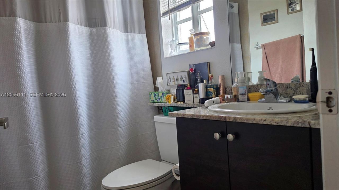141 NW 2nd Ave , Unit 2, Hallandale Beach, FL 33009 Photo